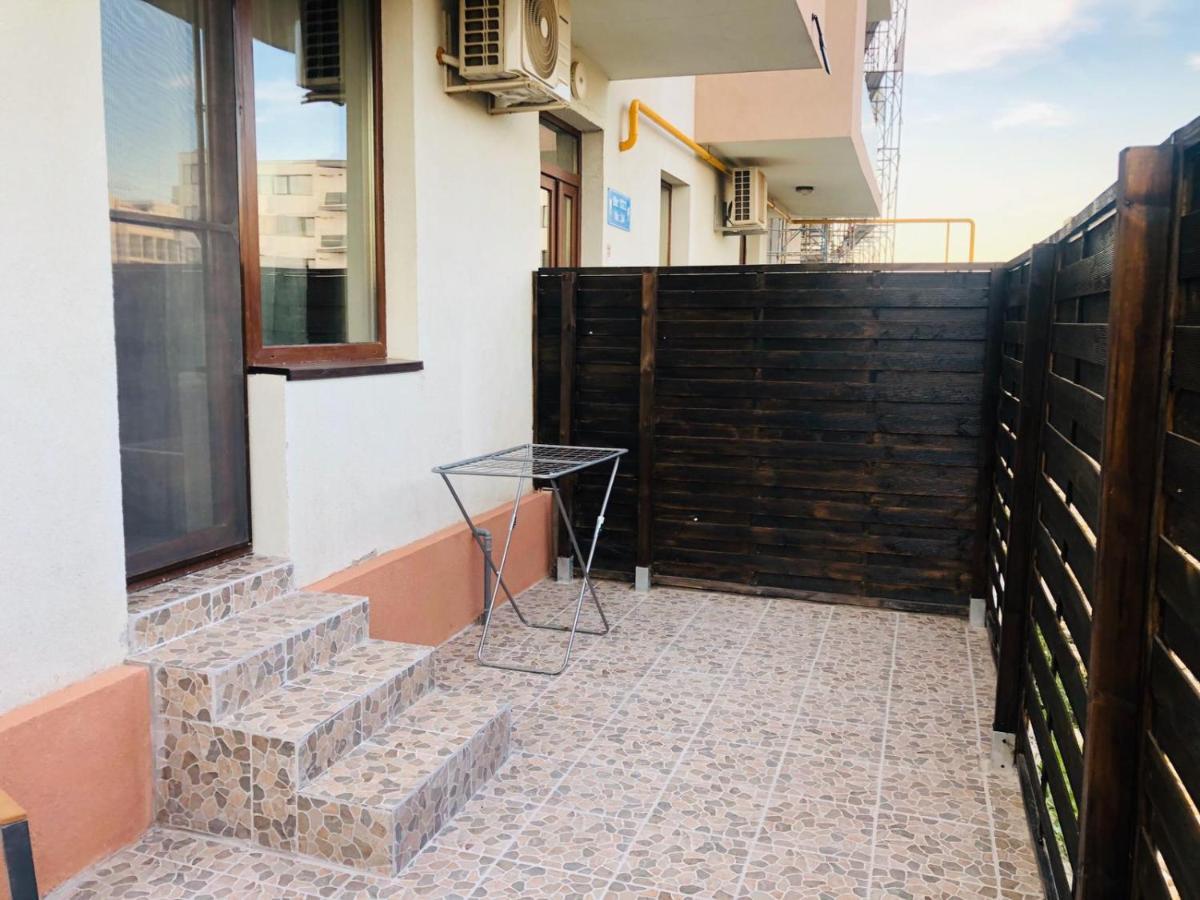 Beachside Studio Mamaia Nord Apartman Năvodari Kültér fotó